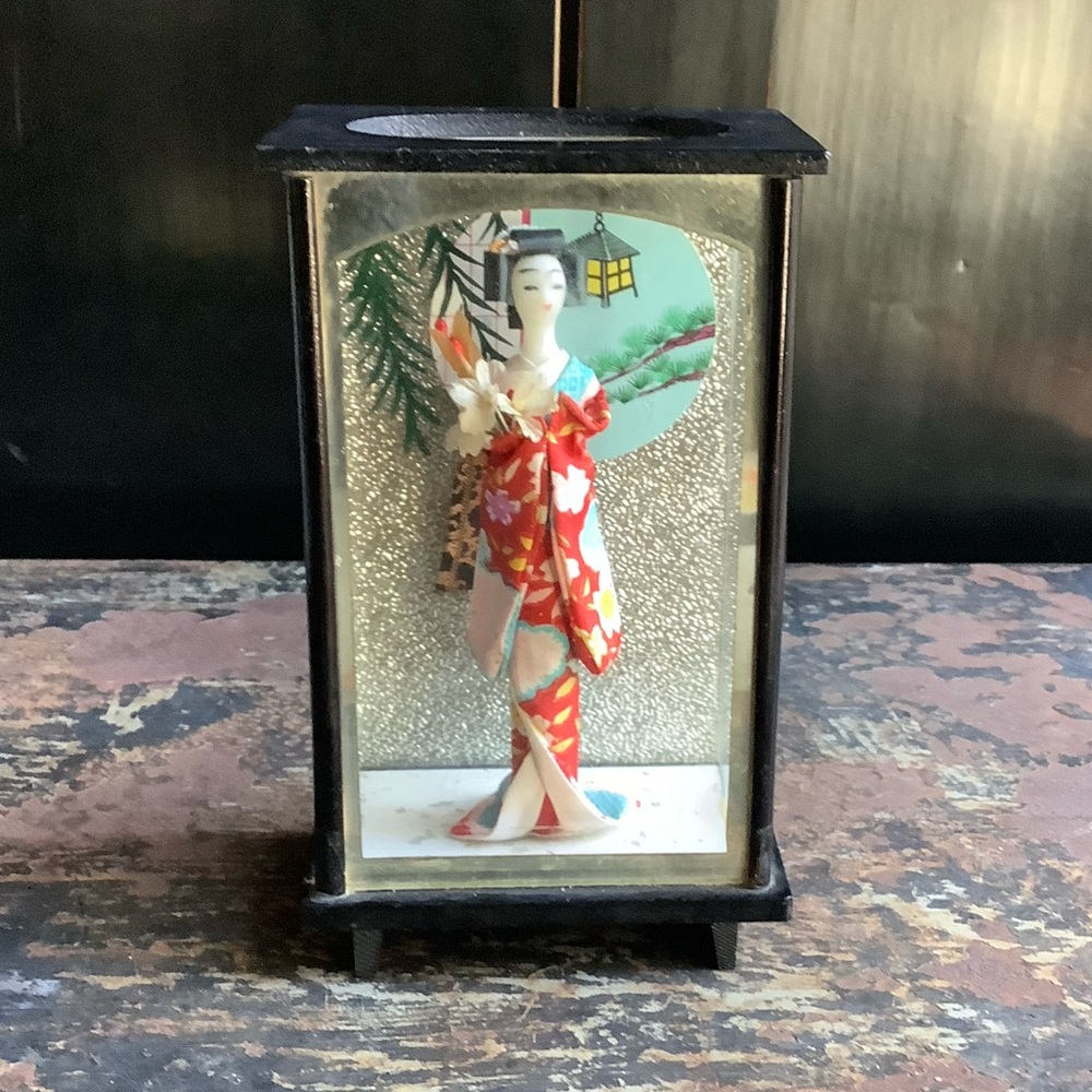 Vintage Japanese Geisha Figurine